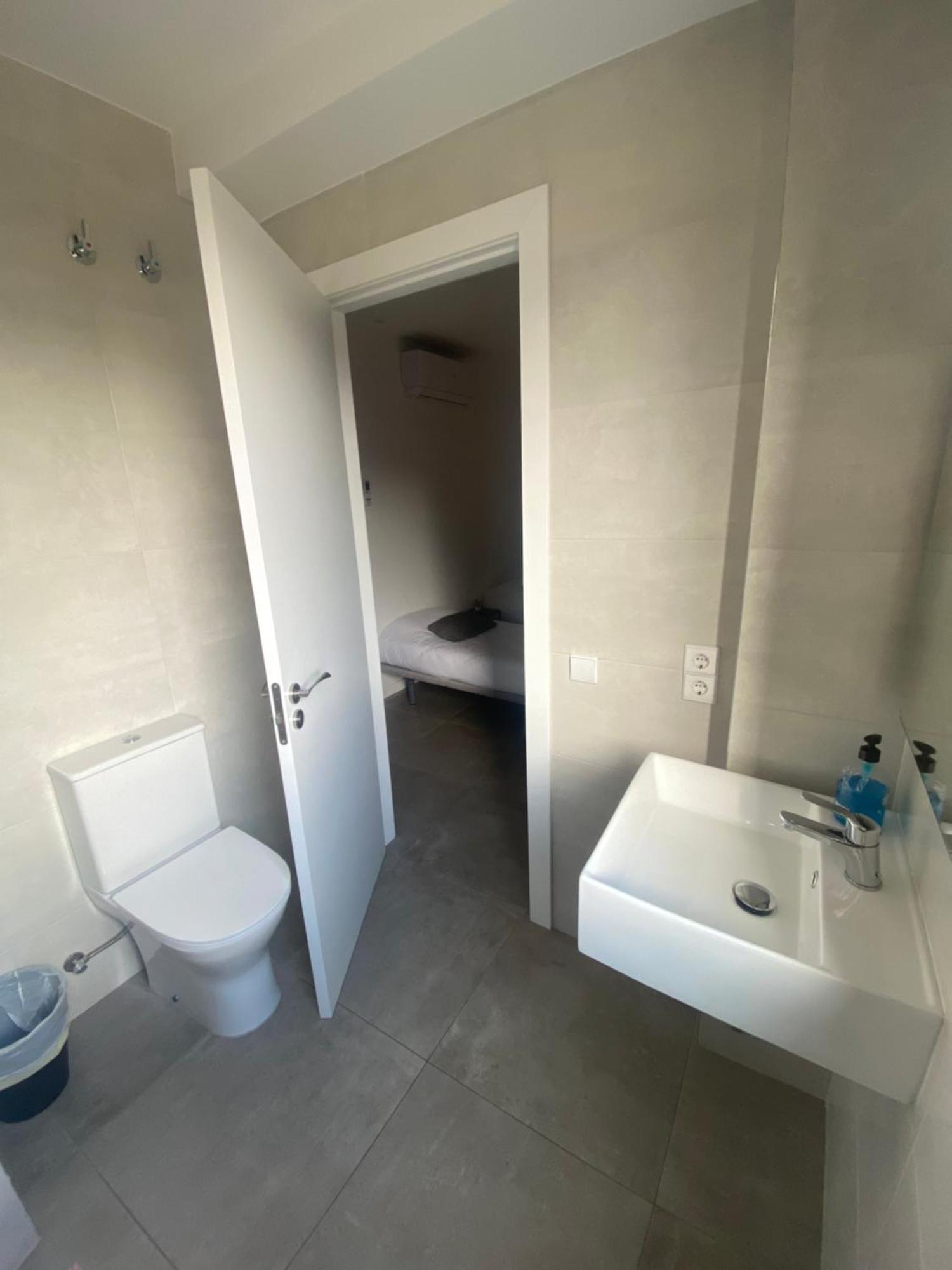 Hostal La Masia Manresa Kültér fotó